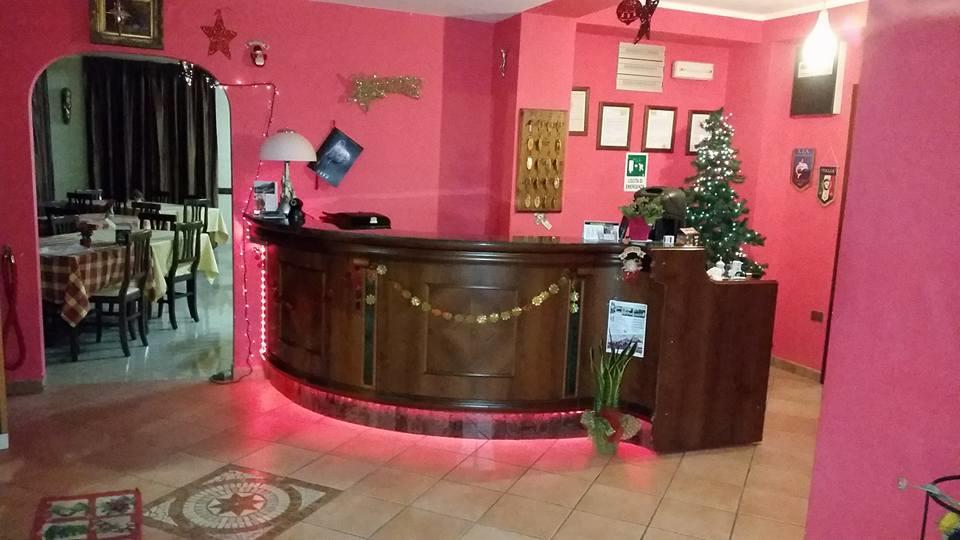 Albergo Parco Della Maiella ซานเตอูเฟมิอา อา ไมเอลลา ภายนอก รูปภาพ